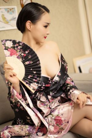 国产熟妇婬乱A片免费看图片直播_未删减完整版
