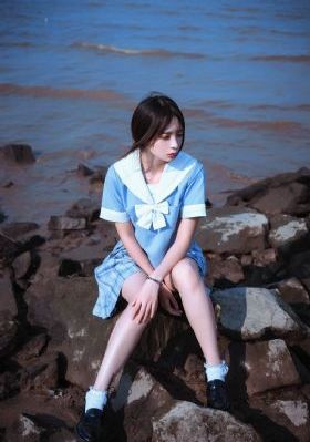 美腿丝袜诱惑女教师一区二区_720完整版观看